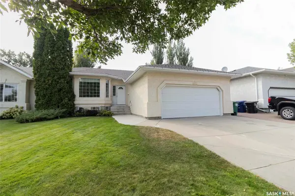 602 Sumner LANE, Saskatoon, SK S7L 7L9