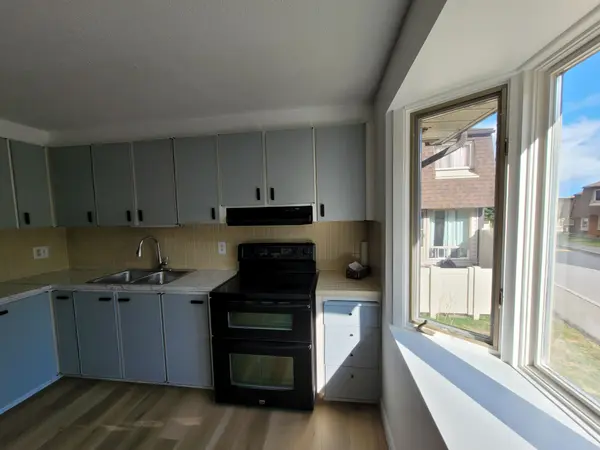 903J Elmsmere RD, Beacon Hill North - South And Area, ON K1J 8G4