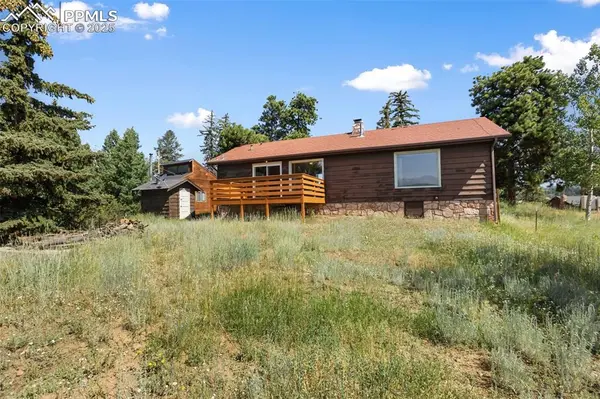 305 Dewell RD, Woodland Park, CO 80863