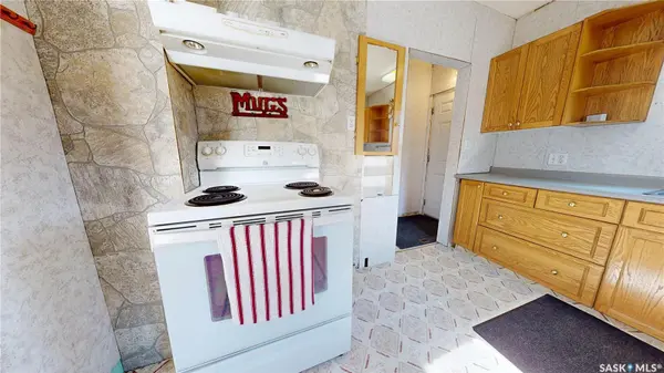 105 3 STREET E, Fox Valley, SK S0N 0V0