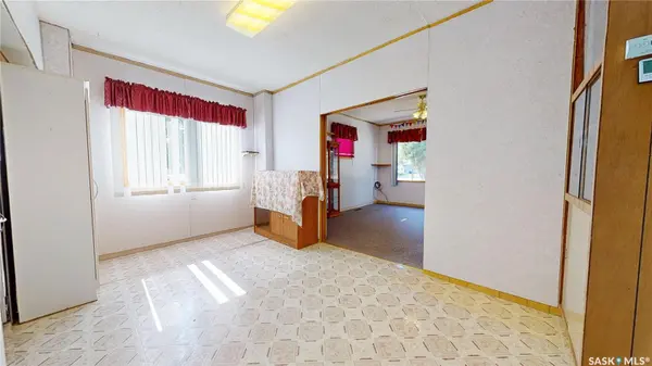 105 3 STREET E, Fox Valley, SK S0N 0V0