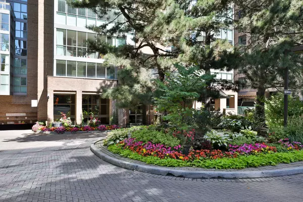 Toronto C09, ON M4W 3M4,278 Bloor ST E #807