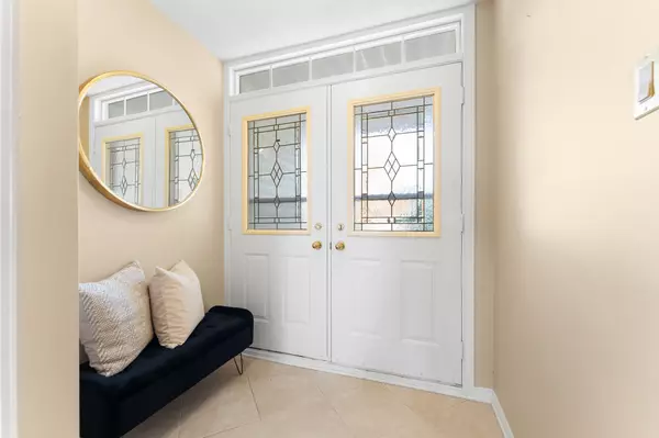 Stittsville - Munster - Richmond, ON K2S 1H3,16 Oyster Bay CT