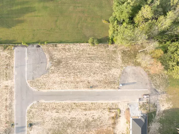 Pelham, ON L3C 3C3,8 Stickles ST