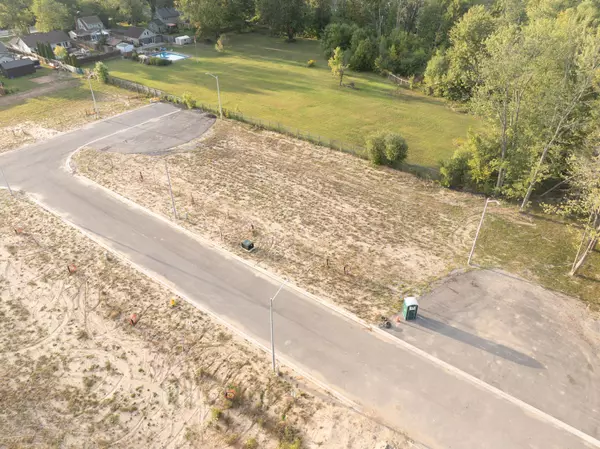 Pelham, ON L3C 3C3,8 Stickles ST