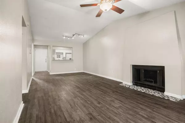 Dallas, TX 75231,6050 Melody Lane #341