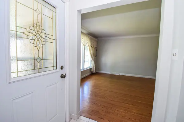 Welland, ON L3C 5K3,115 Larraine ST