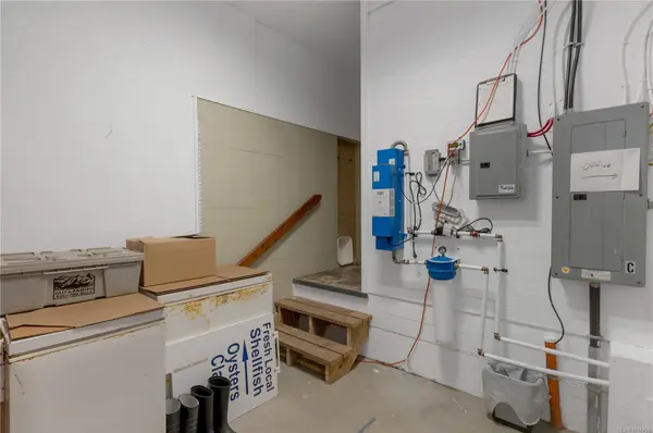 Quadra Island, BC V0P 1N0,657 Industrial Way #C