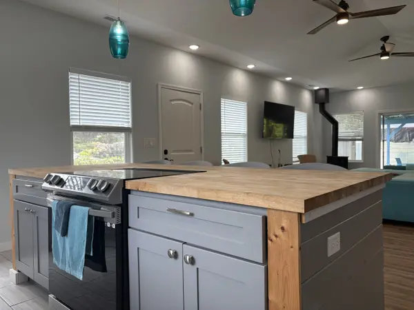 Volcano, HI 96785,11-3927 LIONA ST