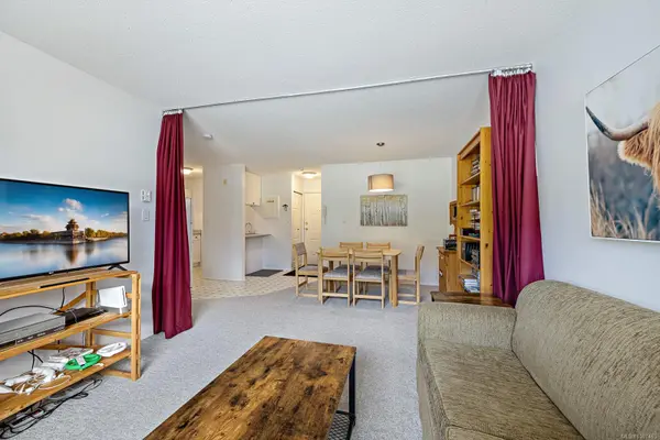 Courtenay, BC V9J 1L0,1105 Henry Rd #209