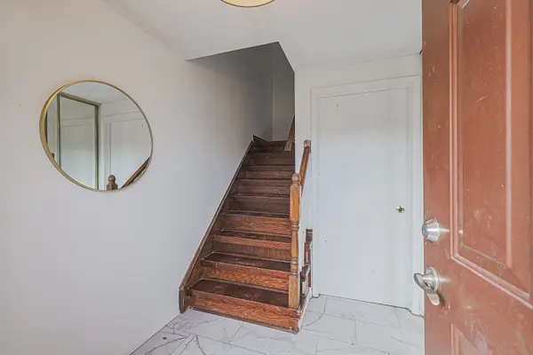 Brampton, ON L6Z 1B3,38 Macassa CT