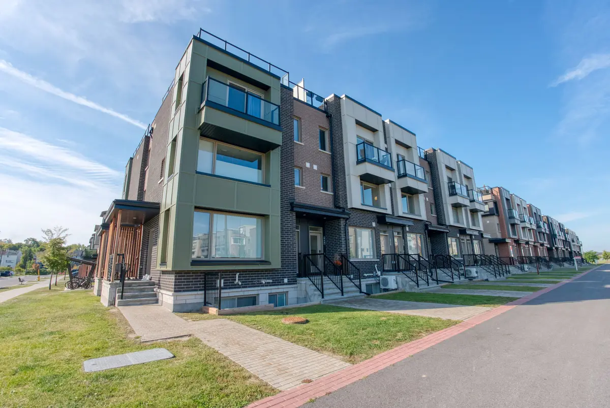 Manor Park - Cardinal Glen And Area, ON K1K 4Z4,840 Mikinak RD