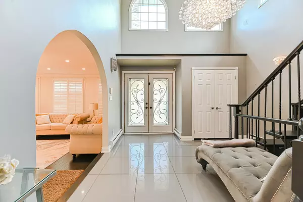 Hamilton, ON L9G 3L1,282 Book RD E