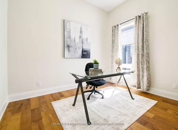 Oakville, ON L6L 1Z3,1325 Rebecca ST