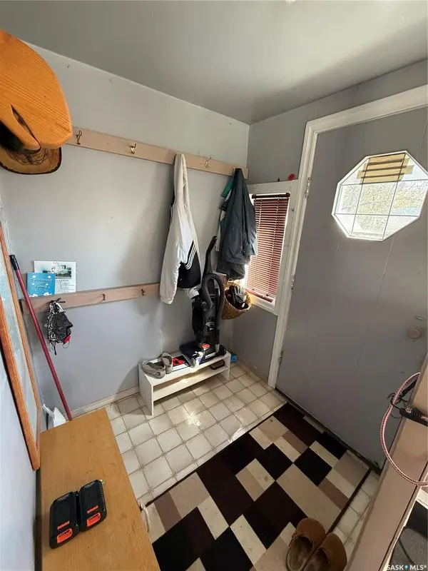 8 Dr Arthur AVENUE, Redvers, SK S0C 2H0