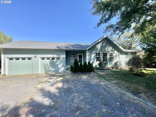 23196 N UMPQUA HWY, Idleyld Park, OR 97447