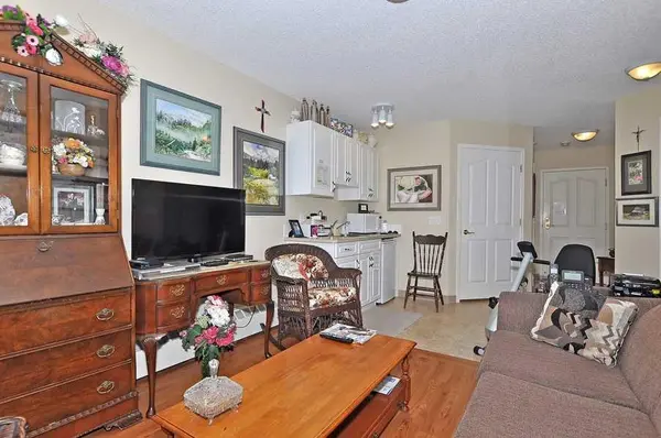 Calgary, AB T1Y 7L4,5200 44 AVE NE #1240