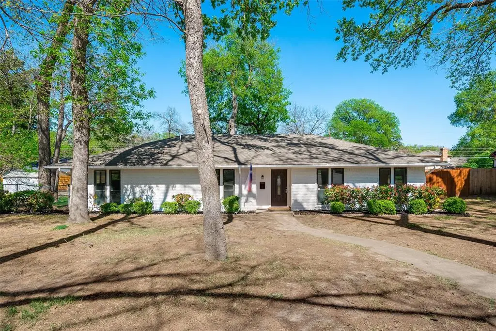 3845 Kiestmeadow Drive, Dallas, TX 75233