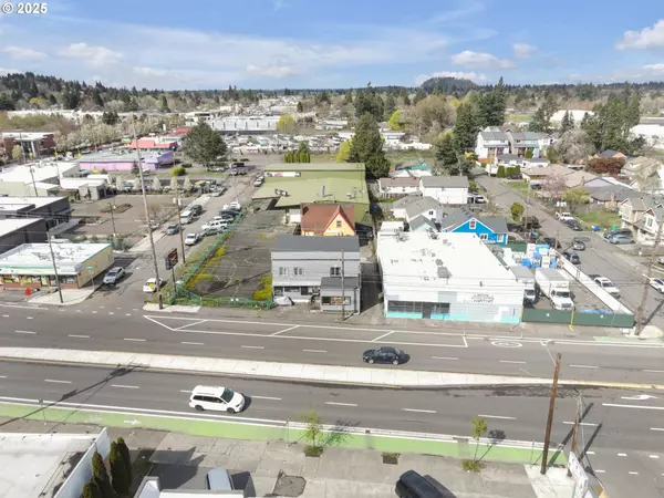 Portland, OR 97266,8325 8329 SE DIVISION ST