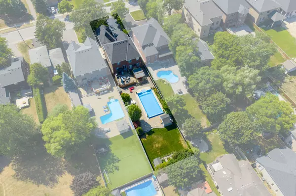 Pickering, ON L1V 1L3,1761 Woodview AVE