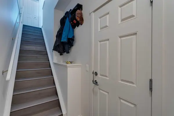 Calgary, AB T3R 0V3,45 Sherwood LN NW