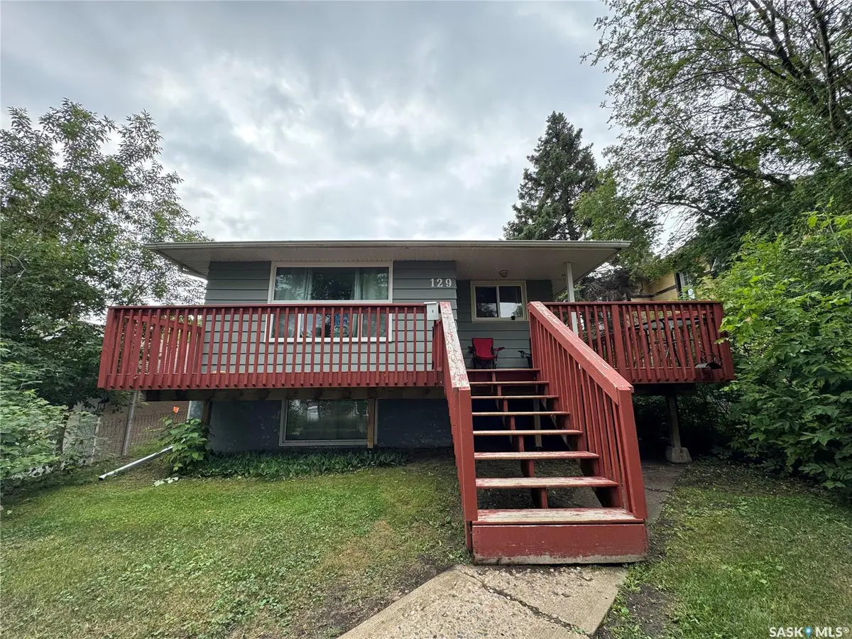 Prince Albert, SK S6V 1J3,129 19th STREET E