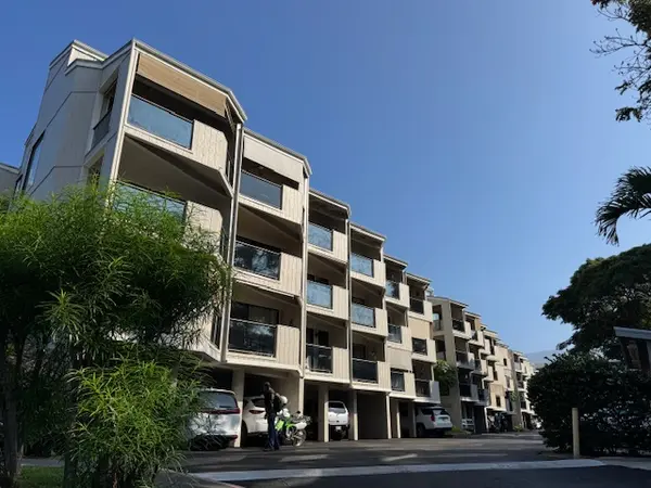 Kailua-kona, HI 96740,75-5669 KUAKINI HIGHWAY #2103