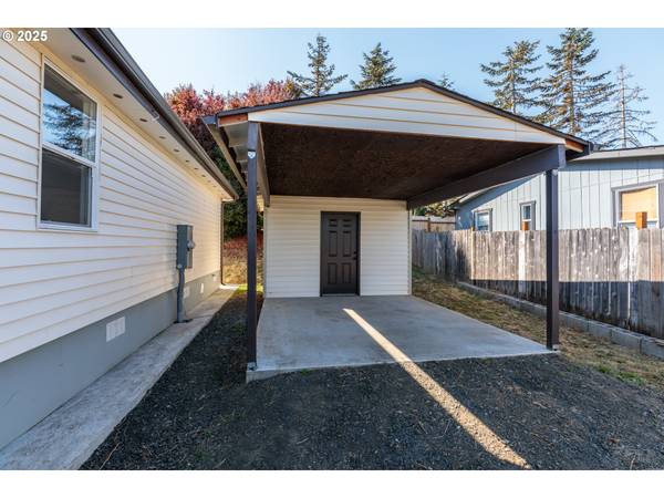 29590 FIR ST, Rainier, OR 97048