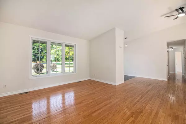 North Stormont, ON K0A 1R0,7 Bridge ST