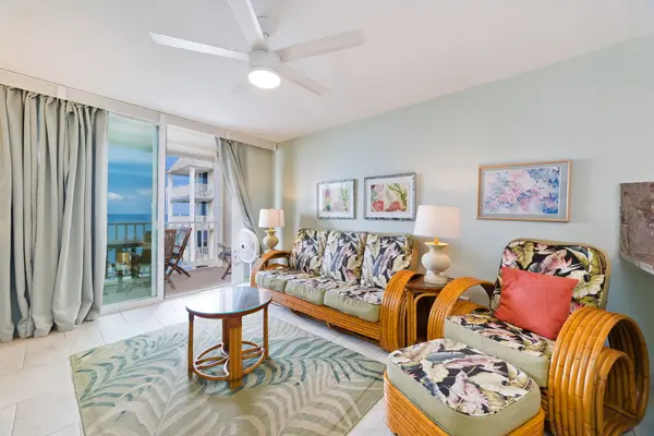 Kailua-kona, HI 96740,75-5870 KAHAKAI RD #306