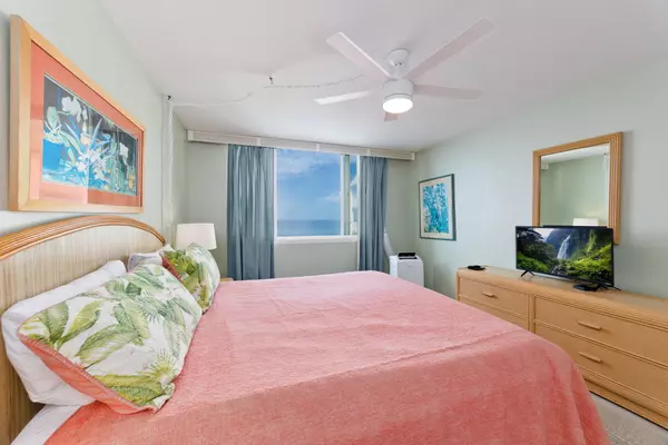 Kailua-kona, HI 96740,75-5870 KAHAKAI RD #306