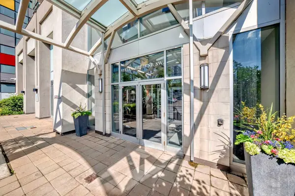 Calgary, AB T2R 1S5,1110 11 ST SW #1406