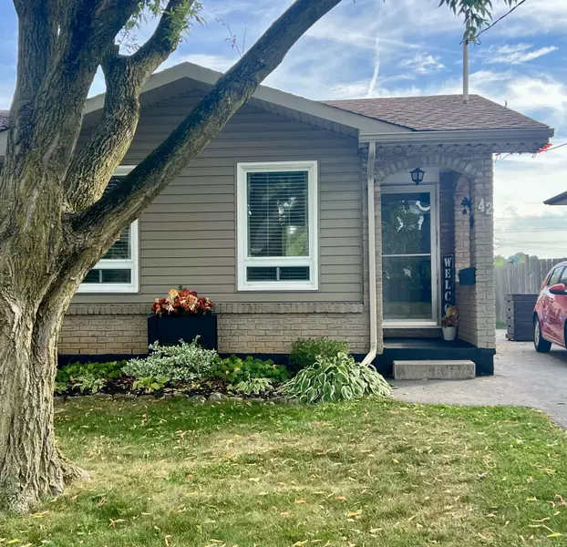 42 Seymour AVE, St. Catharines, ON L2P 1A7