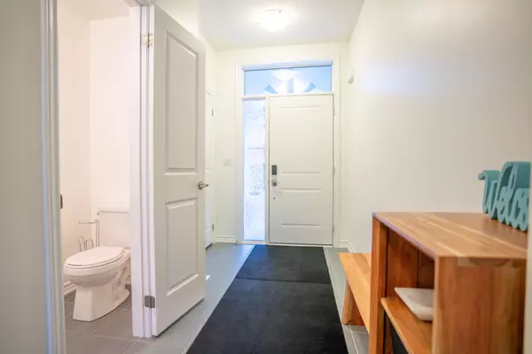 Collingwood, ON L9Y 0X5,42 Lett AVE