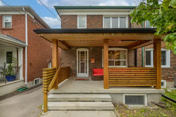 Toronto E01, ON M4L 2T3,53 Hertle AVE