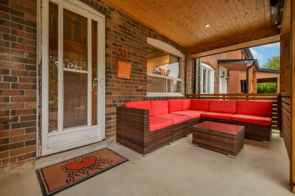 Toronto E01, ON M4L 2T3,53 Hertle AVE