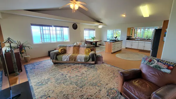 Kealakekua, HI 96750,81-6632 ALALANI ST