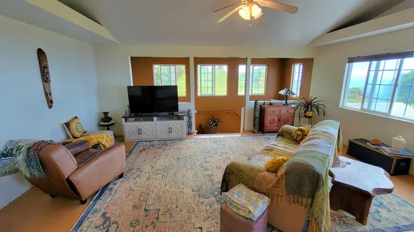 Kealakekua, HI 96750,81-6632 ALALANI ST