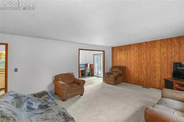 Woodland Park, CO 80863,1204 W Lorraine AVE