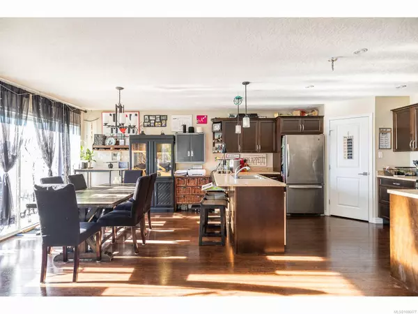 Comox, BC V9M 3C6,1426 NOEL Ave