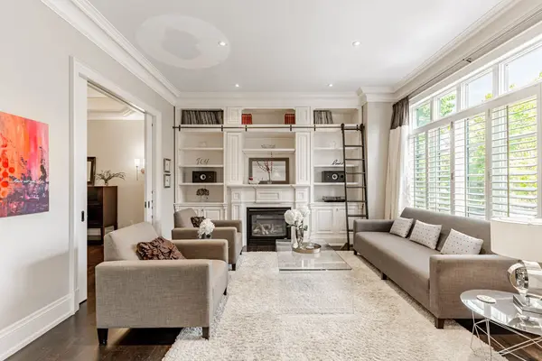 Toronto C04, ON M3W 3W9,446 Elm RD