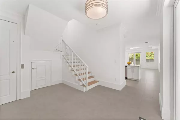 Fort Lauderdale, FL 33315,610 SW 10th St #610