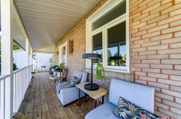 Collingwood, ON L9Y 0G6,730 Hurontario ST