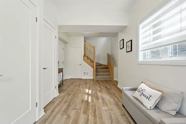 Hamilton, ON L0R 1P0,9 Laguna Village CRES