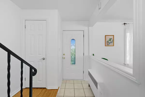 Toronto E08, ON M1M 2G3,11 Chatterton BLVD