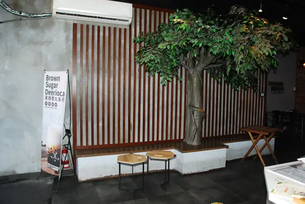 621 Bloor ST W, Toronto C01, ON M6G 1K8