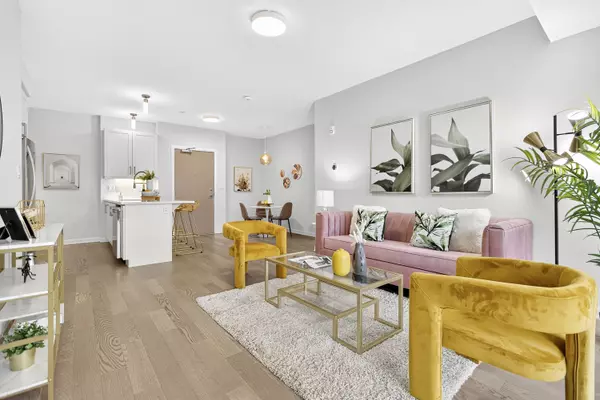 Oakville, ON L5M 5K6,3028 Creekshore Common #113