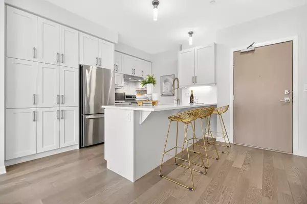 Oakville, ON L5M 5K6,3028 Creekshore Common #113