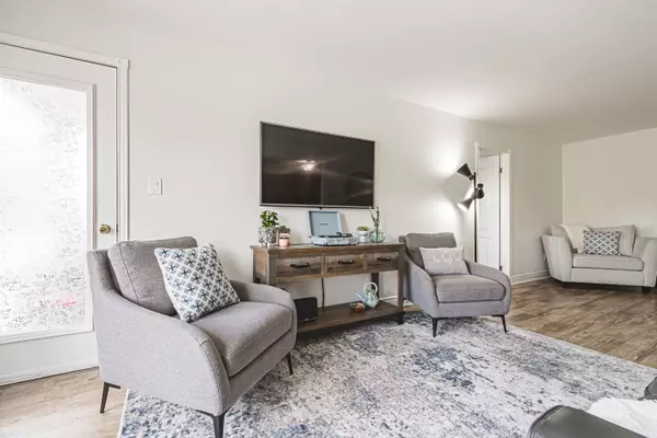 Burlington, ON L7M 3X5,3050 Pinemeadow DR #30