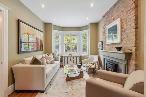 Toronto C02, ON M5R 1Z4,52 Nina ST